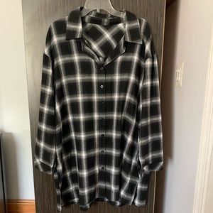 Button down flannel. Black and white checkered size 2XL